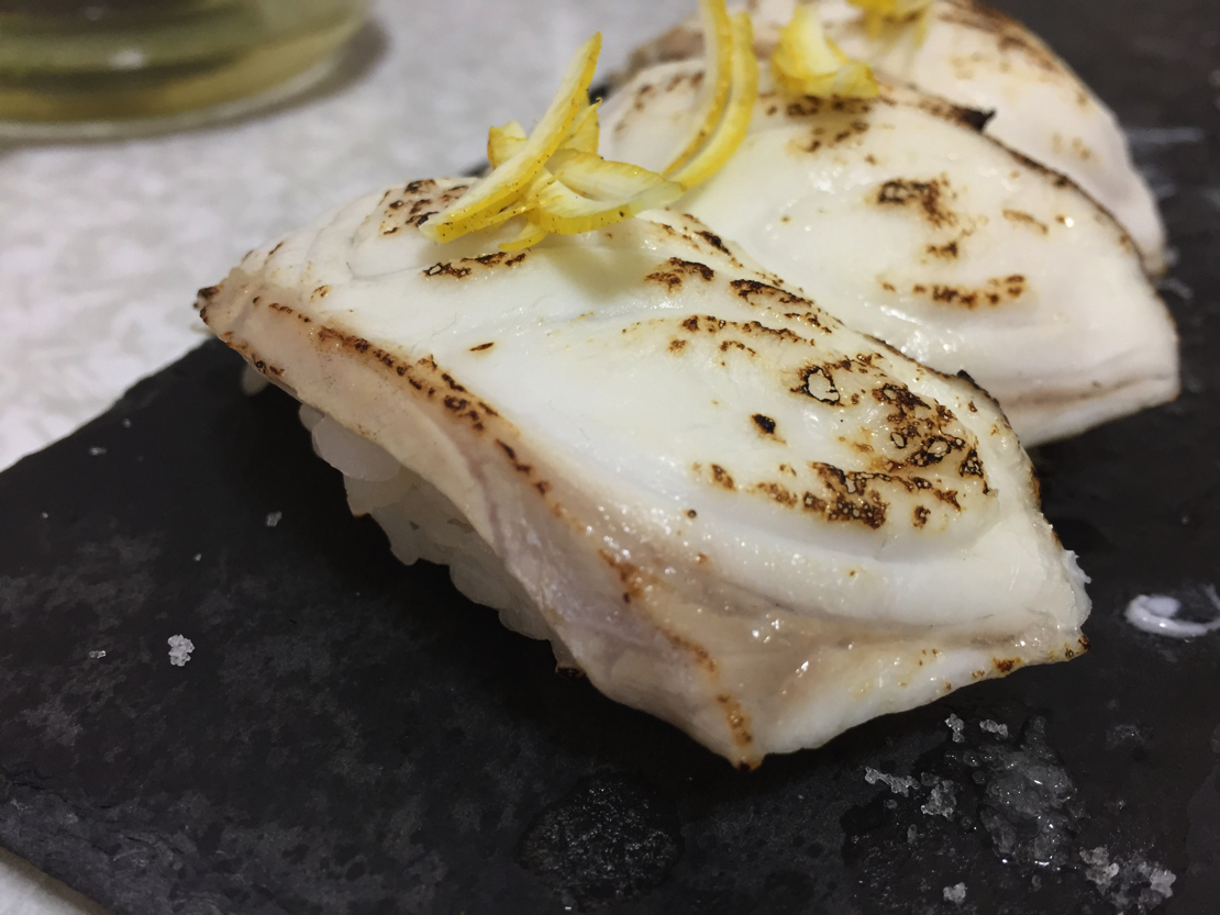 魚料理レシピ ヒラスズキを寿司にして炙ってレモン 塩が美味い 釣りキチ隆の視点